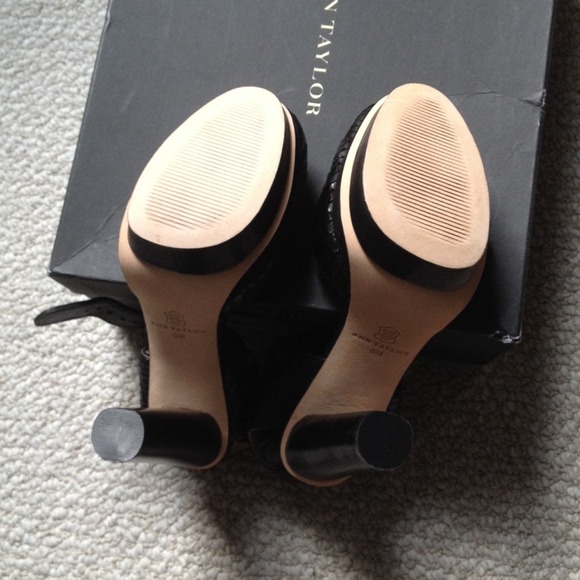 ANNTAYLOR - Platform Pump - Picture 3 of 4