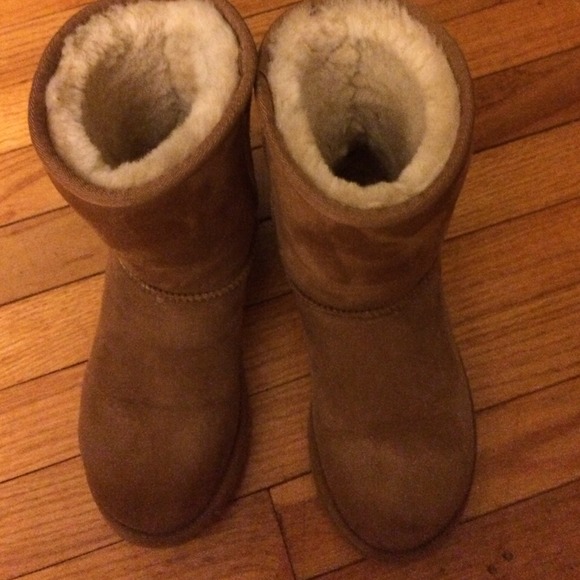 Authentic short uggs