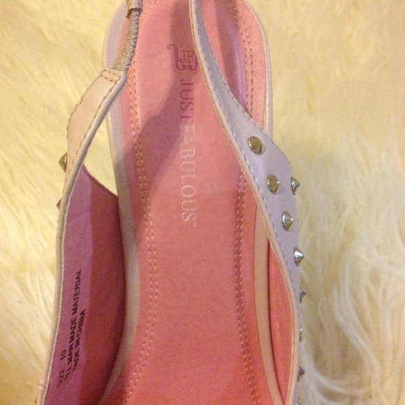 Shoe - Picture 3 of 4