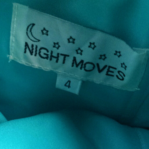 Night Moves Beautiful Blue Sequined Evening Dress - Picture 2 of 3