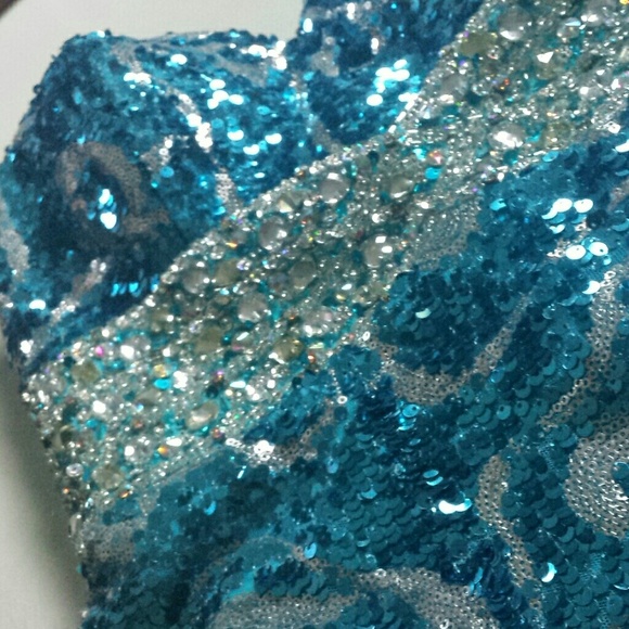 Night Moves Beautiful Blue Sequined Evening Dress - Picture 3 of 3
