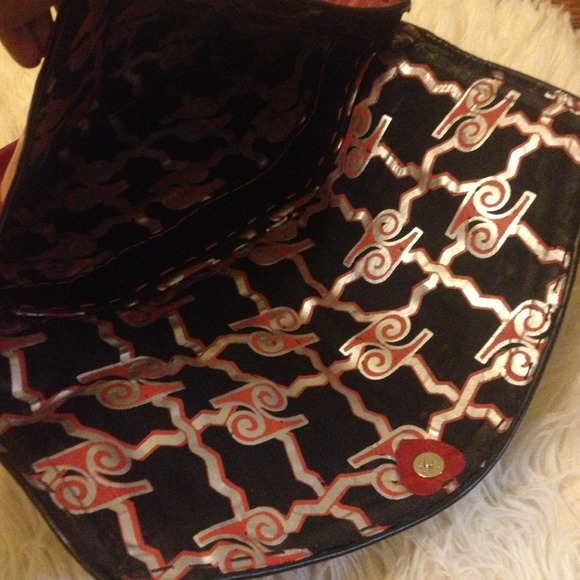 Purse - Picture 2 of 3