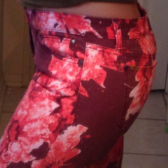 *SALE* Else for Macy's red skinnies w pink flowers - Picture 4 of 4
