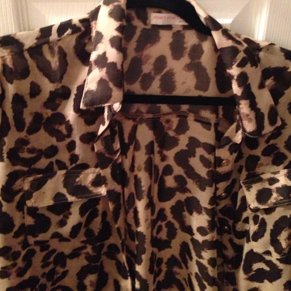 Top - Picture 2 of 3