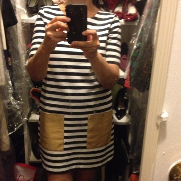 🚫SOLD🚫Club Monaco striped dress leather pockets - Picture 2 of 3