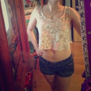 Cropped floral print top