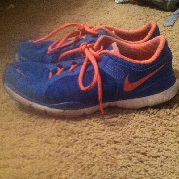 NIKE - Picture 2 of 2