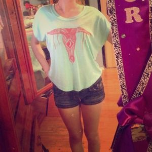 Billabong longhorn skull top.