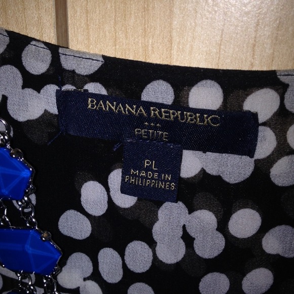 Banana Republic Blck/White Polka-dot Faux Wrap top - Picture 4 of 4