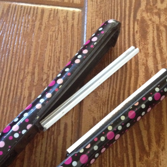 Straightener - Picture 2 of 2