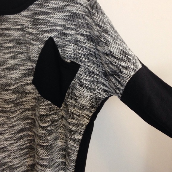 - black long sleeves - - Picture 2 of 4