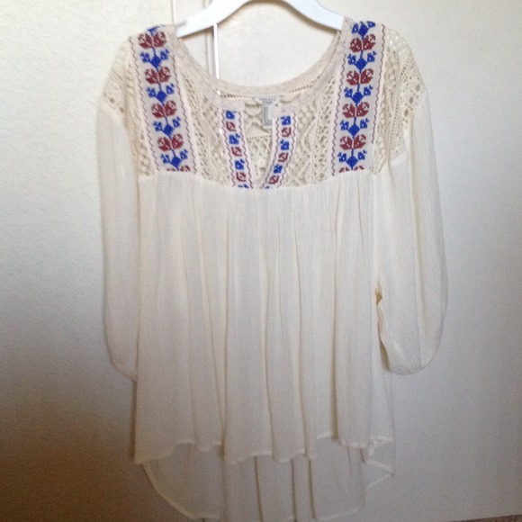 Boho peasant top with crochet detailing