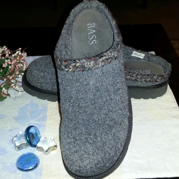 Bass wool clogs
