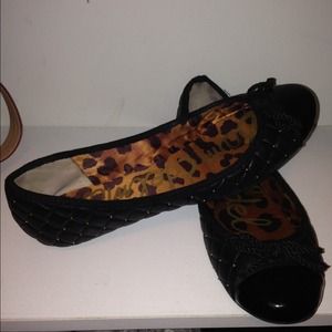 Black with quilted detail ballet flats