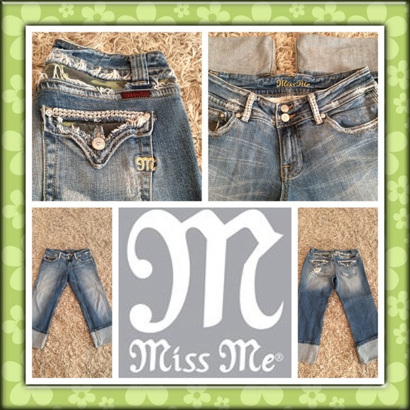 💋ADORABLE MISS ME DISTRESSED BLING CAPRI'S💋