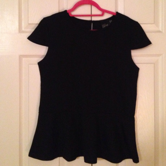*Reserved for @lcbaby70* Black Peplum Top