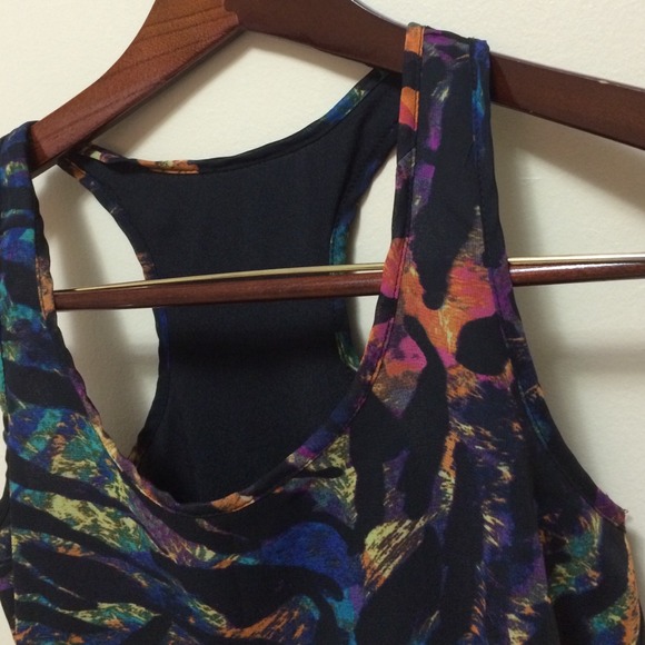 ⭐️Reversible Tank Tops⭐️ - Picture 2 of 4