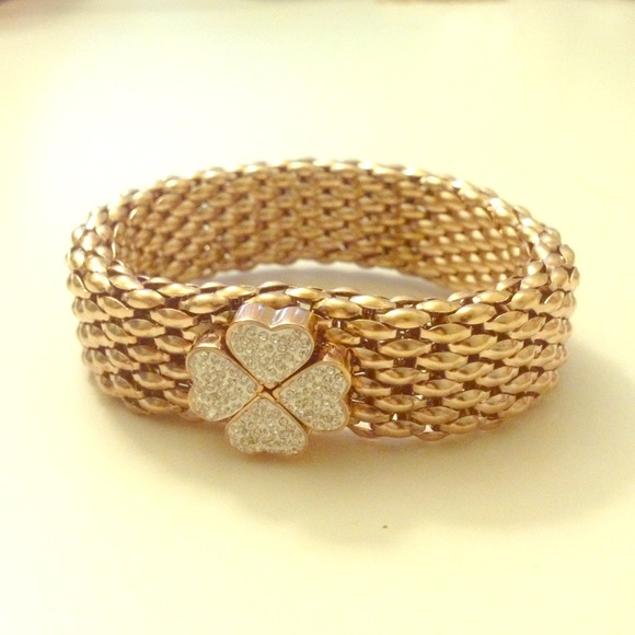 ❌SOLD❌ Mesh Link Gold Clover Bangle Bracelet