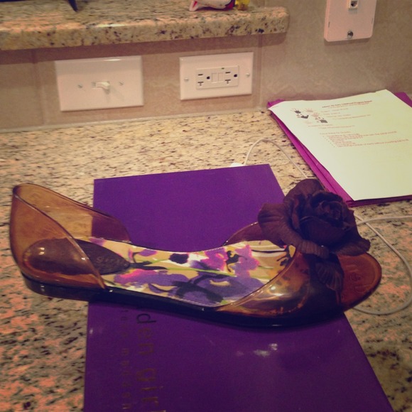 Brown gummie sandals