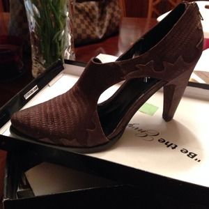 New Envy suede brown high heels shoes