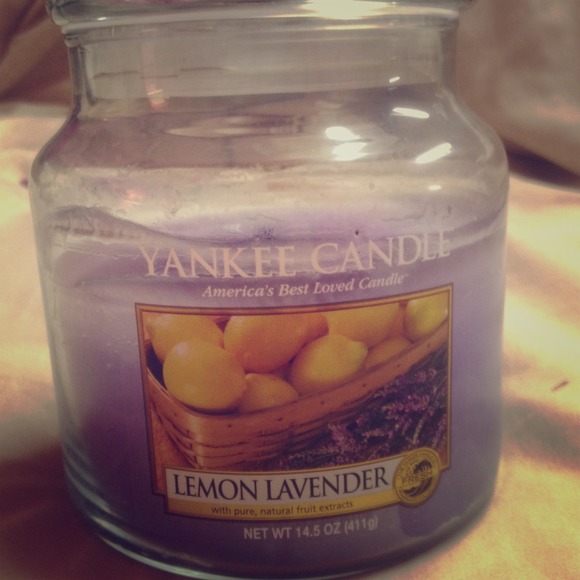 ⭕TRADED⭕ Lemon lavender candle
