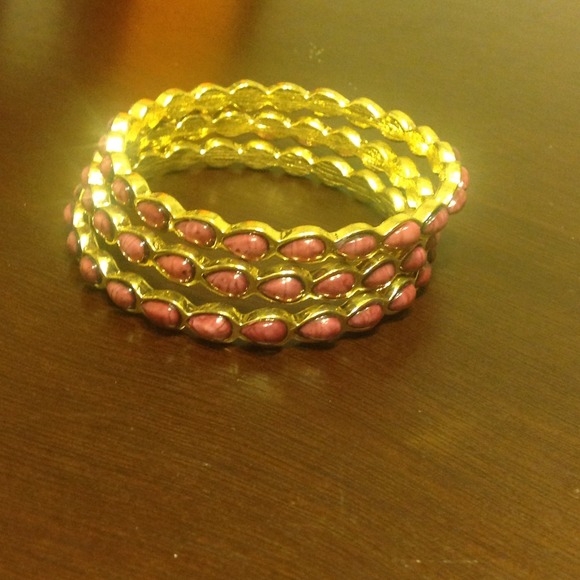 REDUCE. 🌺Purple 3 bracelet🌺