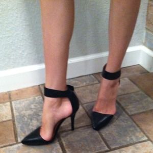 🚫SOLD🚫 Additional Jeffery Campbell Pictures