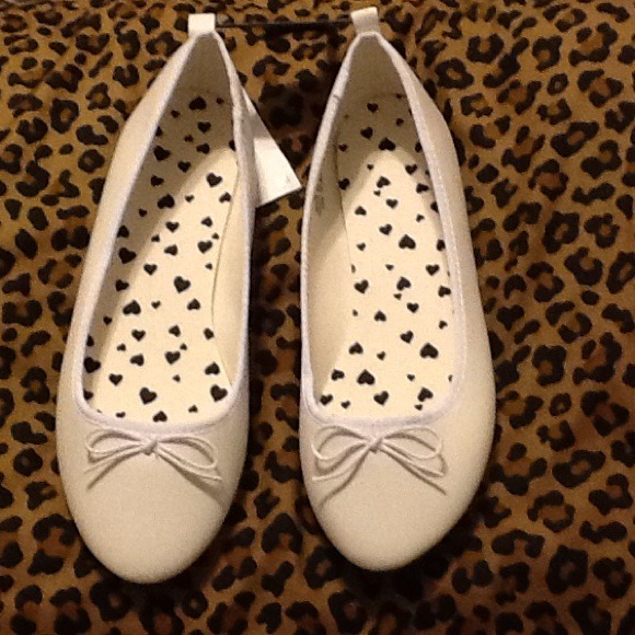 H&M white flats