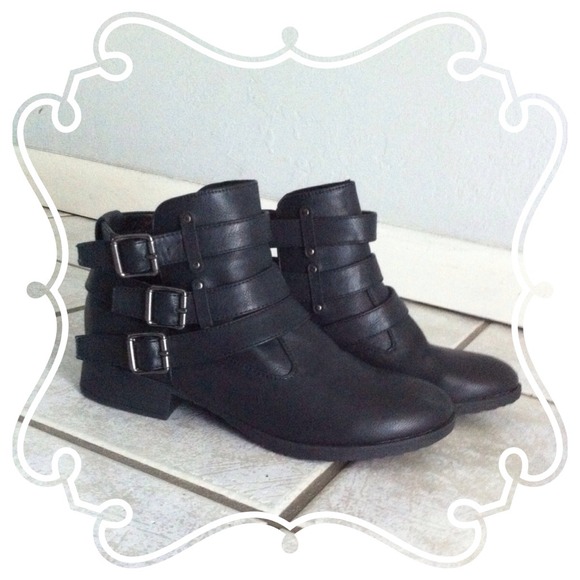 🚫Traded🚫 Pink and Pepper Buckle Boots