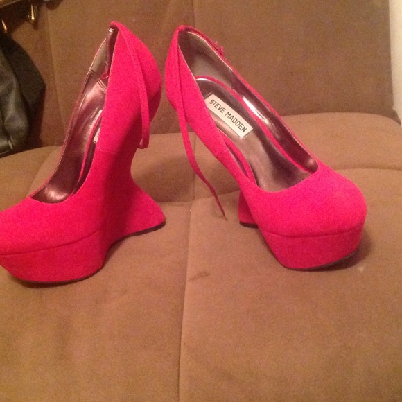 Steve Madden pink heel less shoes - Picture 1 of 3