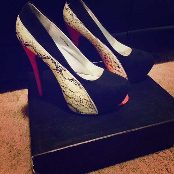 Bebe heels