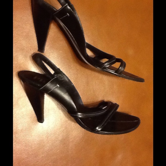 Prada black leather sandals.  SZ 37 1/2 - Picture 2 of 4