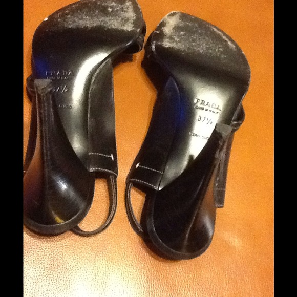 Prada black leather sandals.  SZ 37 1/2 - Picture 3 of 4