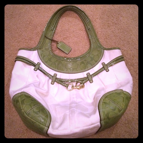Coach Handbags - Rare HUGE Coach Signature Bag. GREAT FOR TRAVEL.