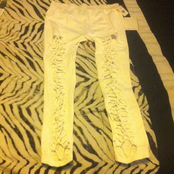 ⚠️traded⚠️White leggings!