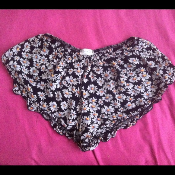 SOLD💕 Daisy vodis