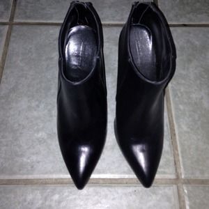 On hold till 5/23💃💃💃💃Zara booties