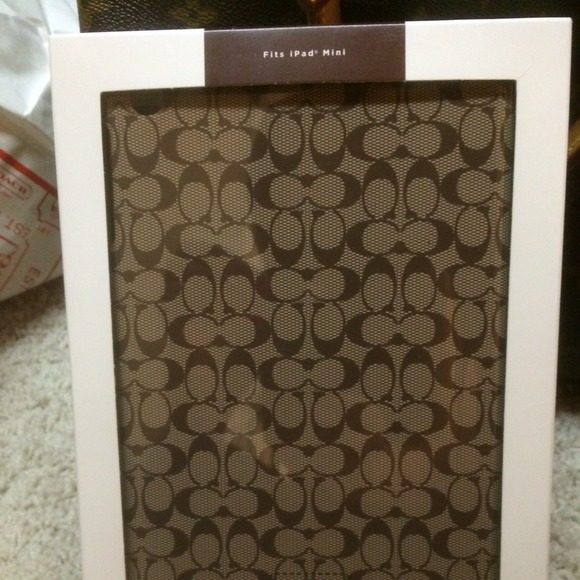 Mini iPad case. Coach - Picture 2 of 2
