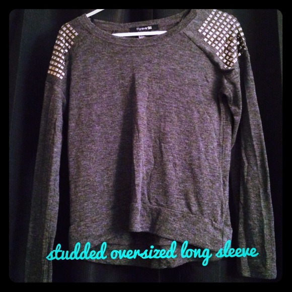($ REDUCED)gray oversized long sleeve with studs