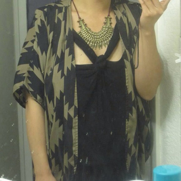 Tribal styled kimono - Picture 3 of 3