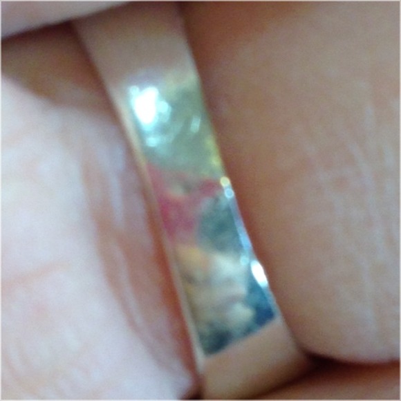 Large Hammered Oval Silver Ring - Picture 3 of 3