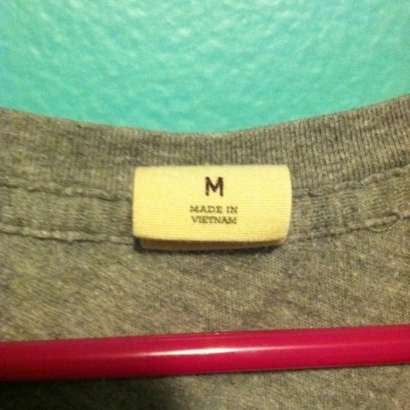 Hollister tee - Picture 2 of 2