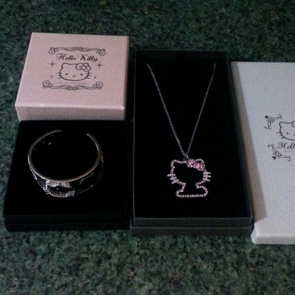 Hello kitty necklace and bracelet