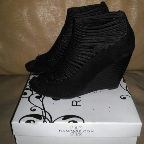 Rampage Jonalee Black Wedge Peep Toe Sandals