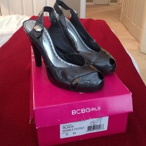 Blk marble patent leather pumps