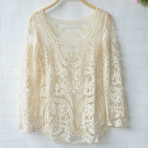 ❤️Gorgeous Crochet Lace Blouse❤️ - Picture 4 of 4