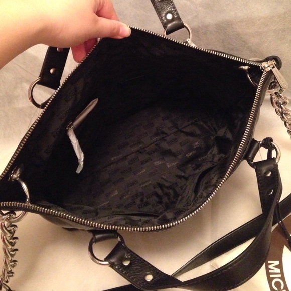 🎉😍SOLD🎉 Michael Kors Authentic tote - Picture 3 of 4