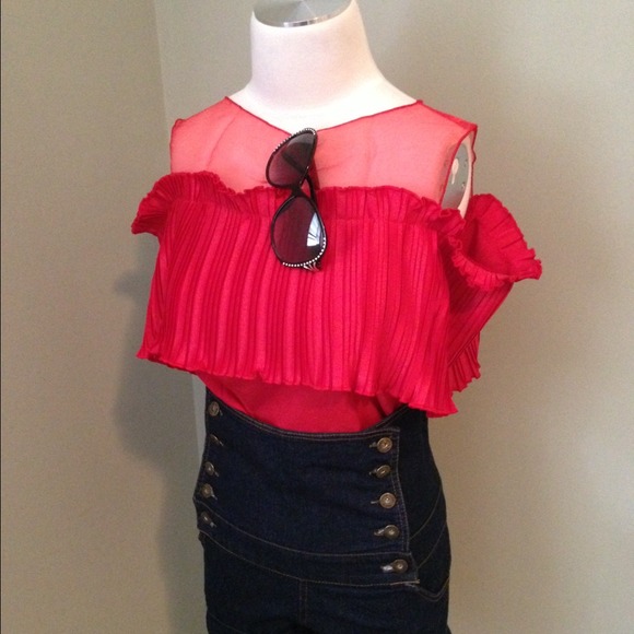 ✅✅New pleated satin mesh crop off shoulder top