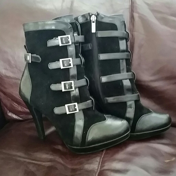 Anne Michelle boots size 8