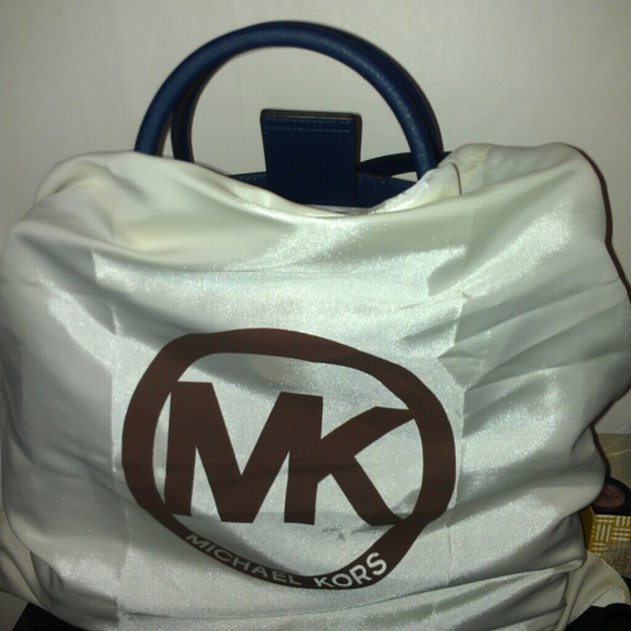 SOLD to Lynnfreetobe Michael Kors NS Hamilton Tote - Picture 4 of 4